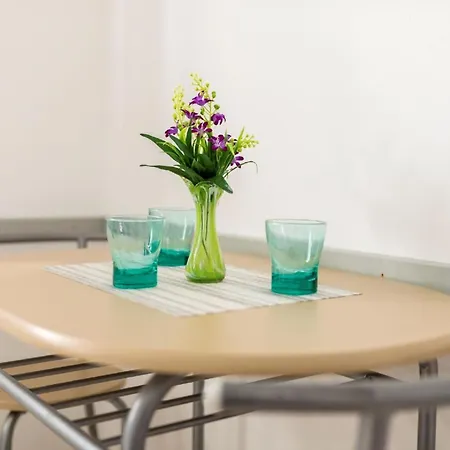 Apartment Fuer 2 Personen Ca 25 Qm In Njivice, Kvarner Bucht Krk Njivice