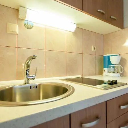 Apartment Fuer 2 Personen Ca 25 Qm In Njivice, Kvarner Bucht Krk