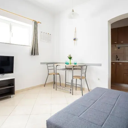 Fuer 2 Personen Ca 25 Qm In Njivice, Kvarner Bucht Krk Apartment Njivice