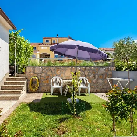 Apartment Für 2 Personen Ca 25 Qm In Njivice, Kvarner Bucht Krk