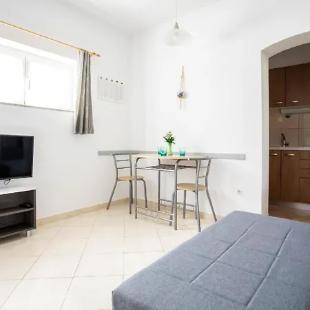Für 2 Personen Ca 25 Qm In Njivice, Kvarner Bucht Krk * Njivice